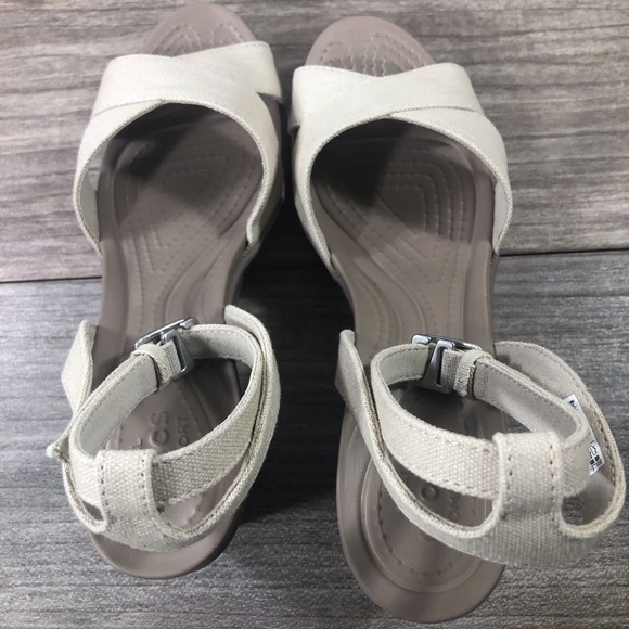 Crocs Leigh II Wedge Sandals sz 9 - Picture 9 of 15